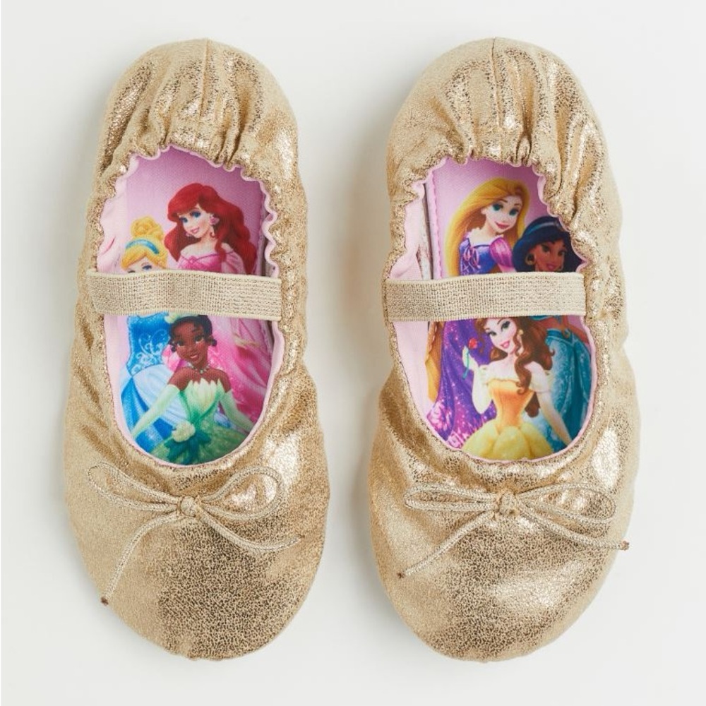 Ballet flats, great for dance class 🩰
